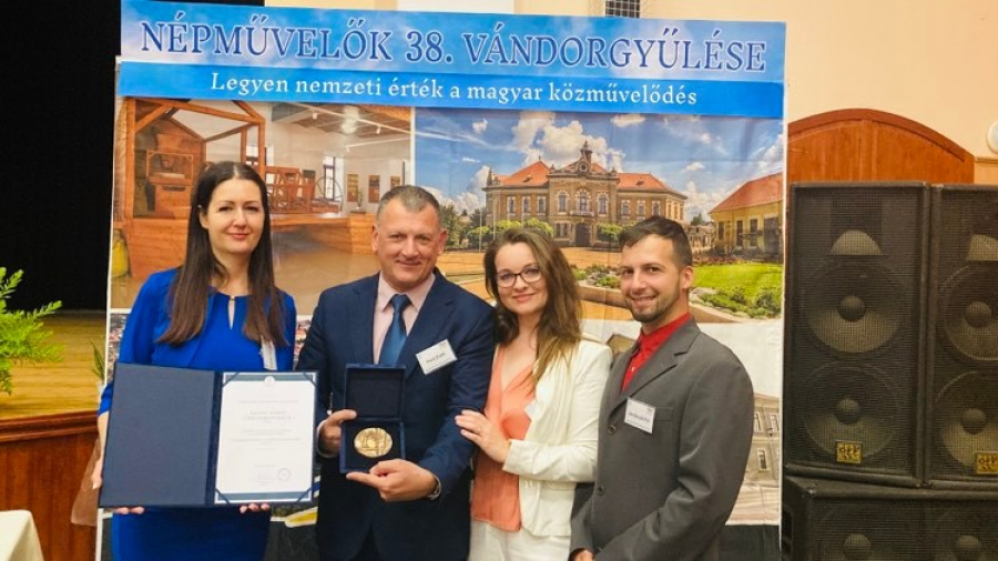 Abony Városa kapta idén az „Önkormányzatok a közművelődésért „ díjat