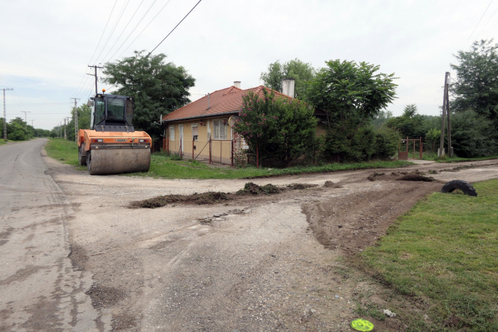 Megkezdődött az utak felújítása