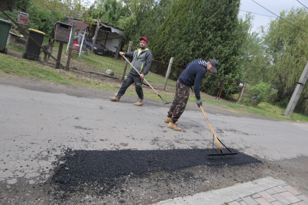 Megkezdődtek a kátyúzási munkálatok