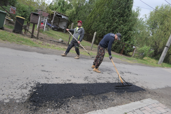 Megkezdődtek a kátyúzási munkálatok