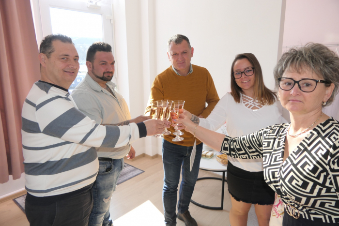 Menyasszonyi ruhaszalon nyílt Abonyban