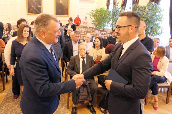 Muhari Gergely országgyűlési képviselő hivatalosan is átvette megbízólevelét
