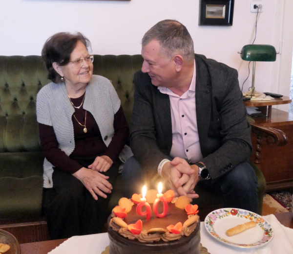 Isten éltesse az ünnepeltet!