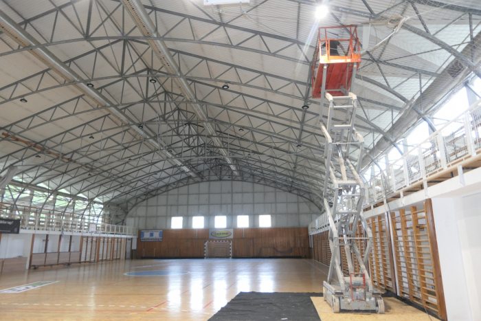 Megkezdődtek a Sportcsarnok felújítási munkálatai