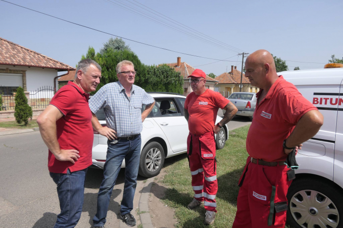 Az ütemtervnek megfelelően épülnek az utak