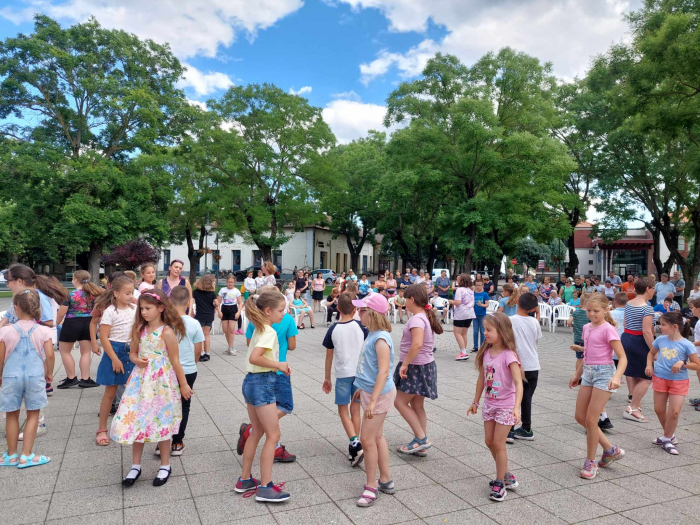 Lollipops Vidám Tánc a Főtéren