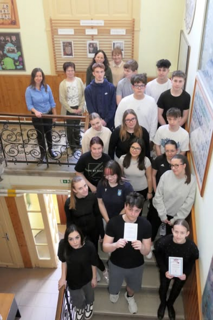 Kinizsi díjakat adott át az abonyi alpolgármester asszony