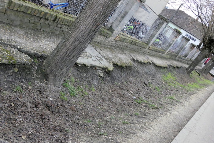 Kezdődik a járdaépítés