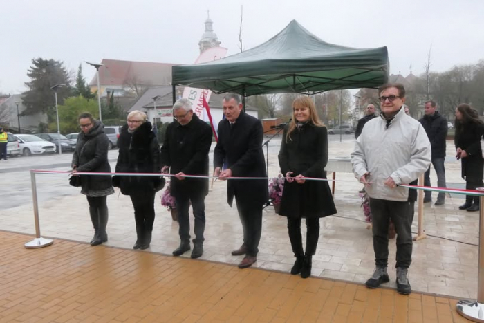 Piactér avató ünnepség