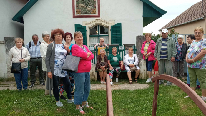 Zsámbékra kirándultak a Múzeum Baráti Kör tagjai