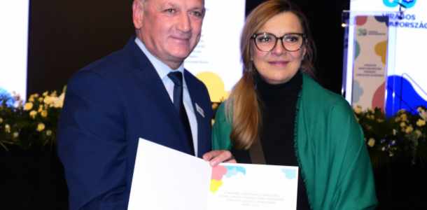 Virágos Abonyért Program a virágzó városért