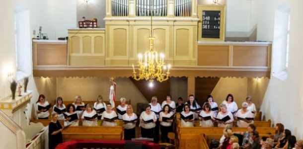 Lélekemelő koncert az Andante Kamarakórustól Abonyban 💝