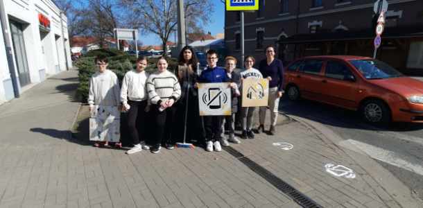 FIGYELEMFELHÍVÁSBÓL SOHASEM ELÉG